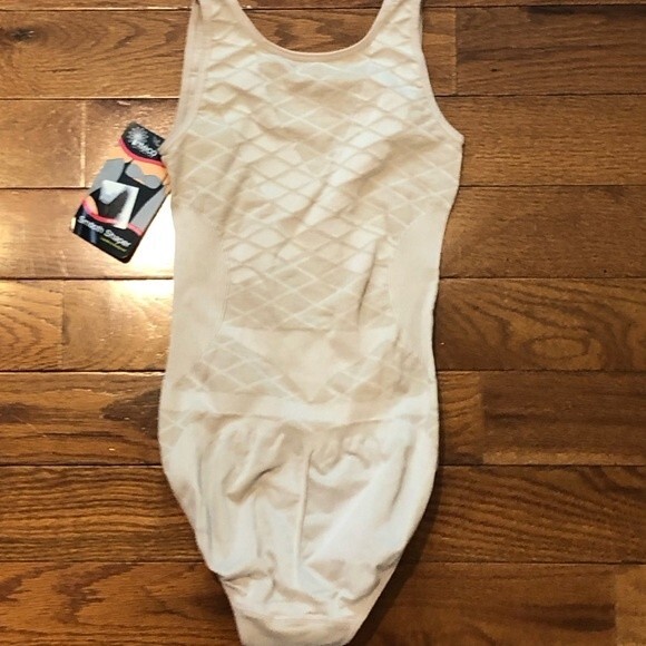 Inteco Smooth Shaper Seamless Bodysuit Wear Your Own Bra Shapewear S/M - Picture 7 of 7